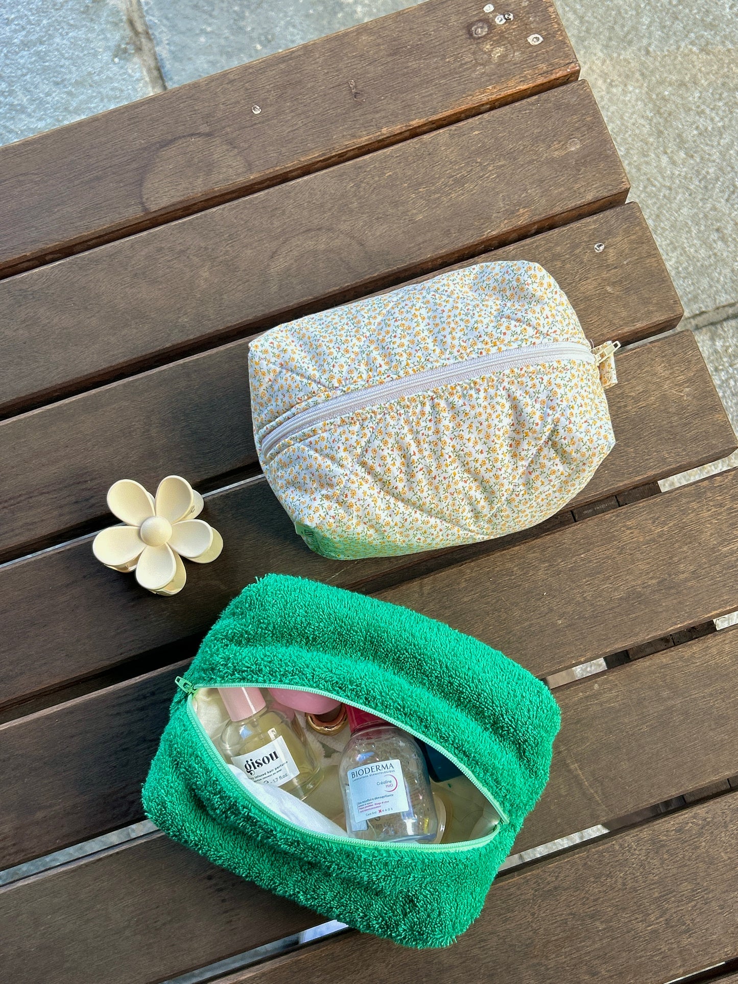 La trousse - yellow flowers